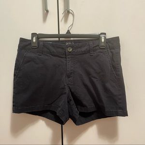 Mid-rise shorts